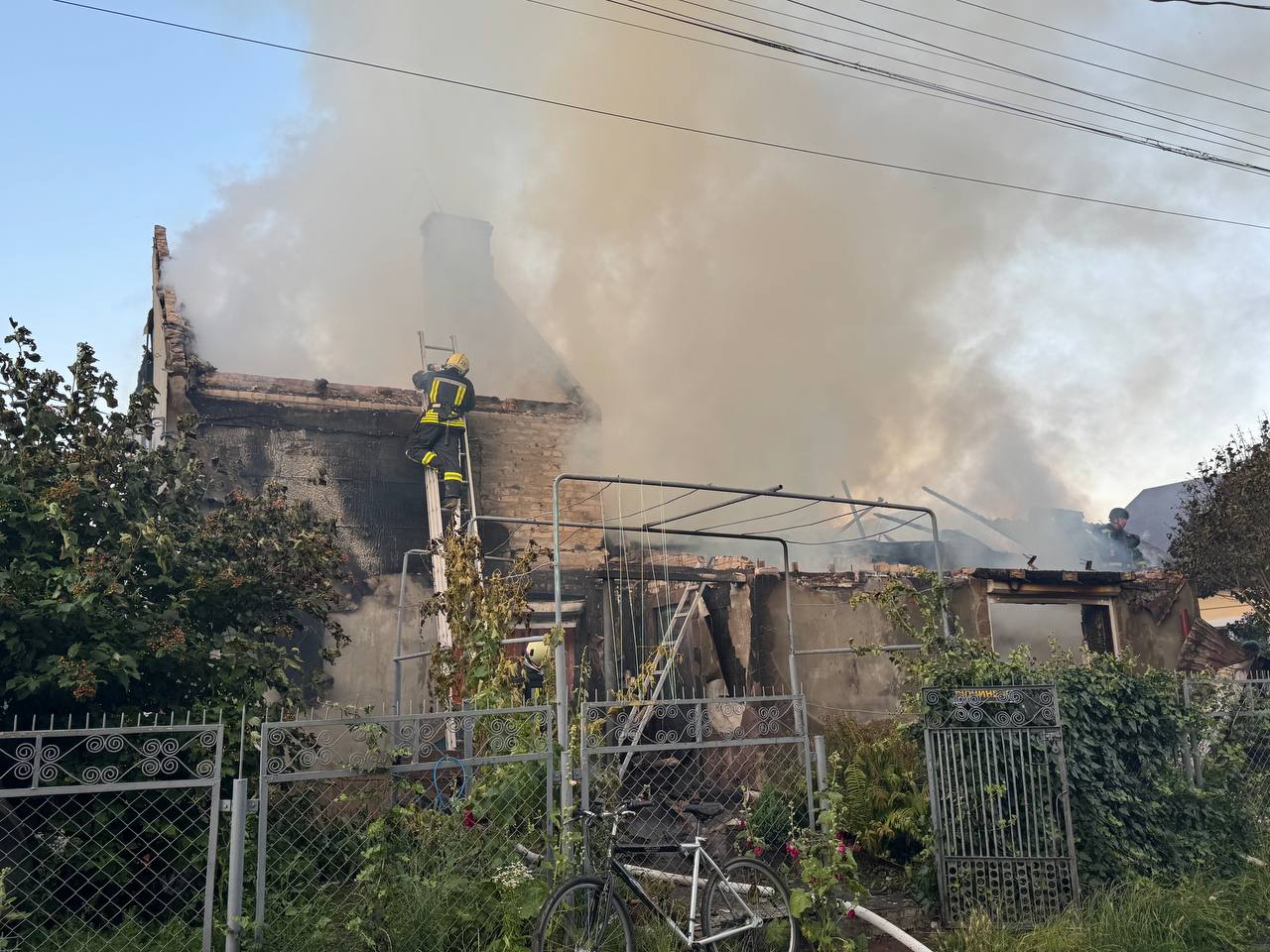 Нічний удар по Луцьку: Росія знищила житловий будинок (фото)